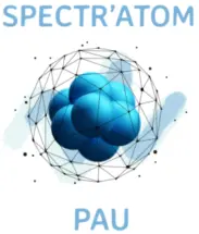 Logo mit blauer Molekülstruktur in einem geometrischen Gitter, umgeben von hellblauem Schriftzug.